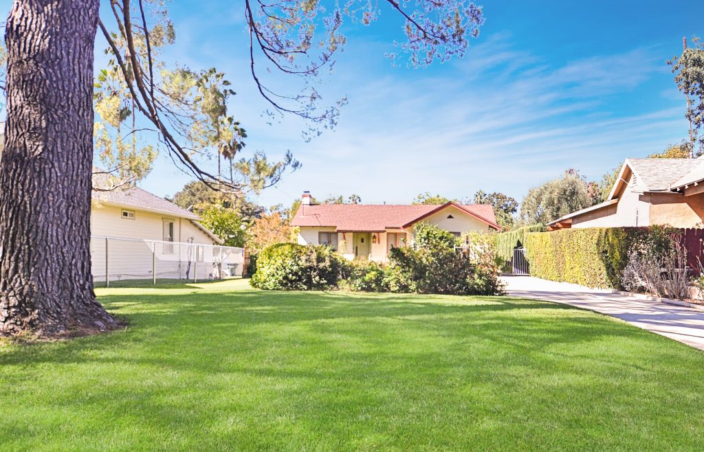 1075 N Mar Vista Ave