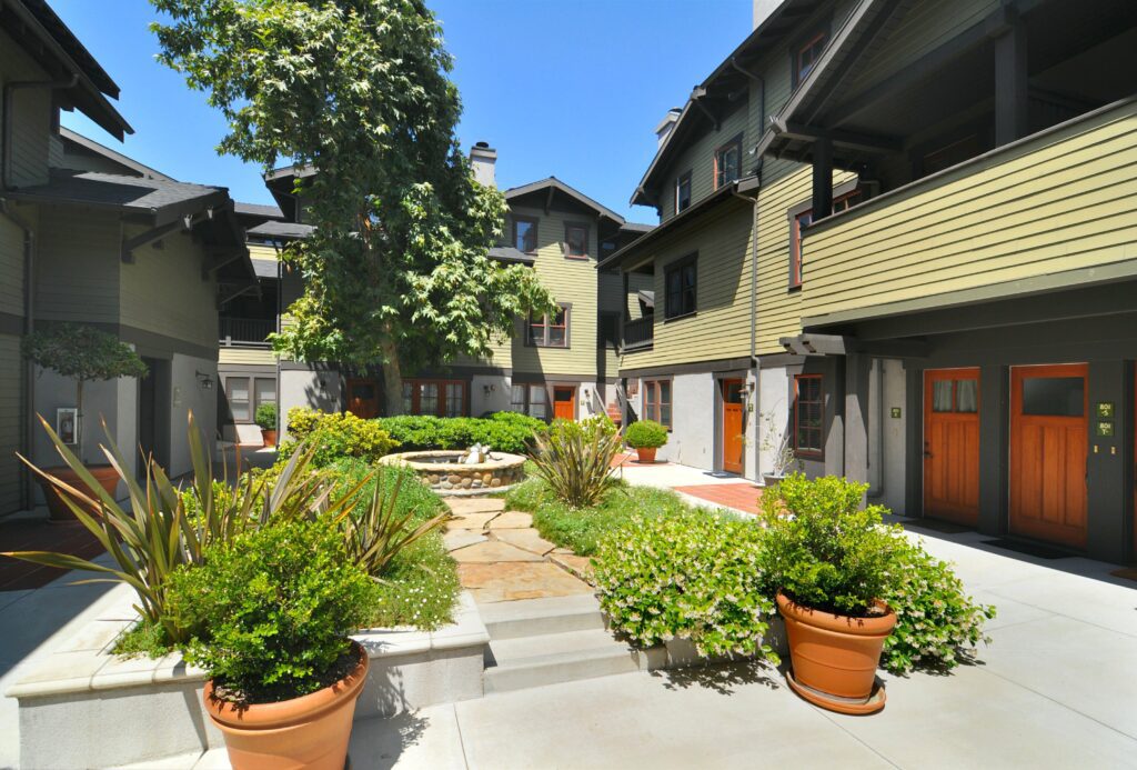 801 Meridian Ave #N