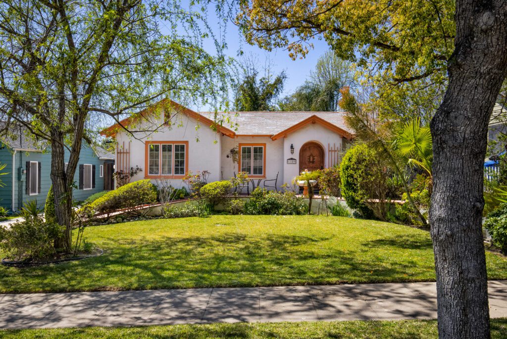 1159 N Chester